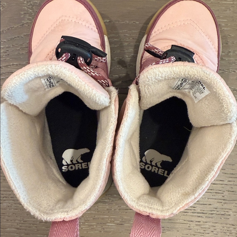 Sorel Kids Explorer snow boots size 10 worn on one or two trips - Picture 9 of 9